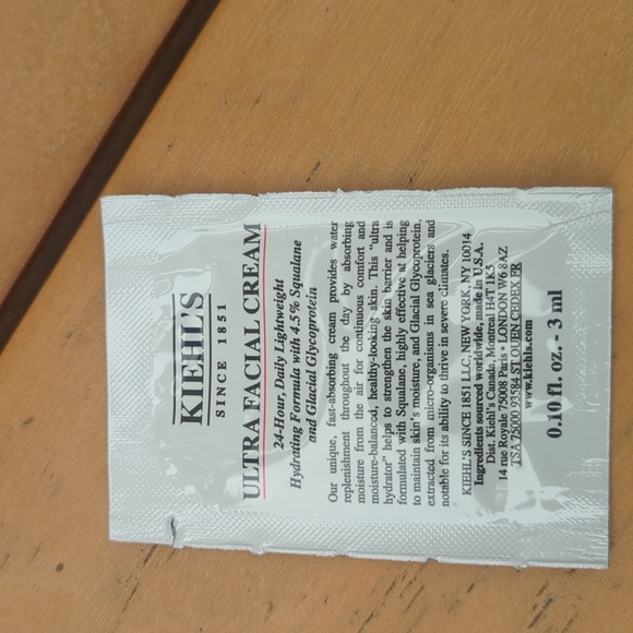 Kiehl’s Travel Set With Bag, Body Moisturizer, Scalp Mask, Eye Treatment, New - Picture 7 of 7